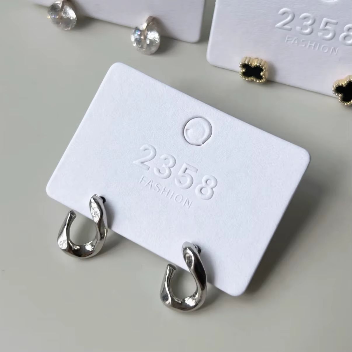 Custom Embossed Fancy Paper Earring Storage & Display Cards with Thick Cardstock Custom Logo Hot Stamping