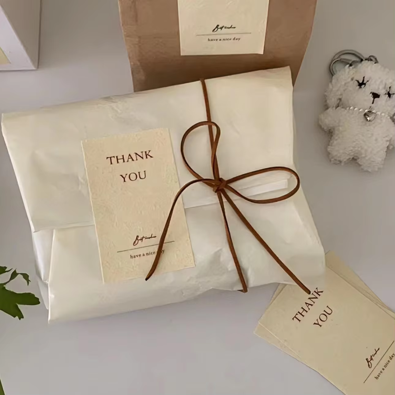 Custom Logo Eco-Friendly Art Paper Adhesive Stickers with Digital Printing for Customizable Gift Craft Packaging Labels